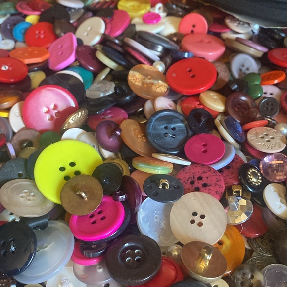 Vibrant Button Collection for Crafts - Picture 5 of 11